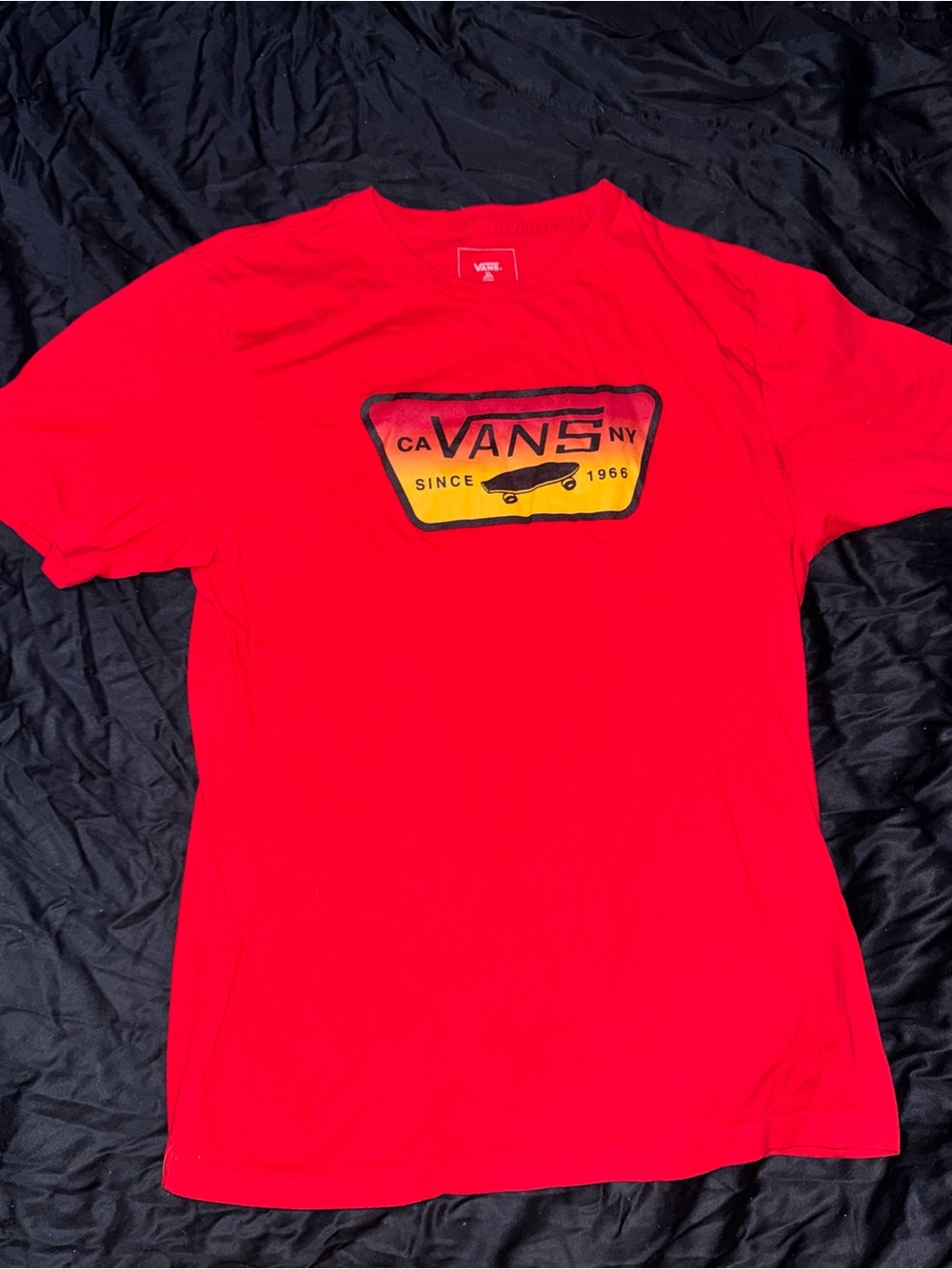 Red Boys Vans T-Shirt - size XL